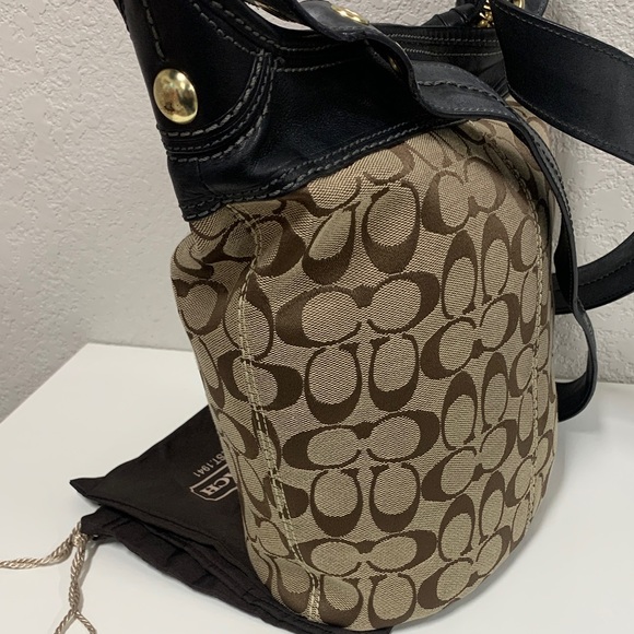Coach Tan and Black Signature Shoulder Bag - Picture 5 of 14